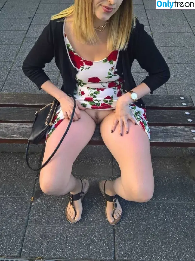 Upskirt - Candids голая photo #0151 (Upskirt - Candids)