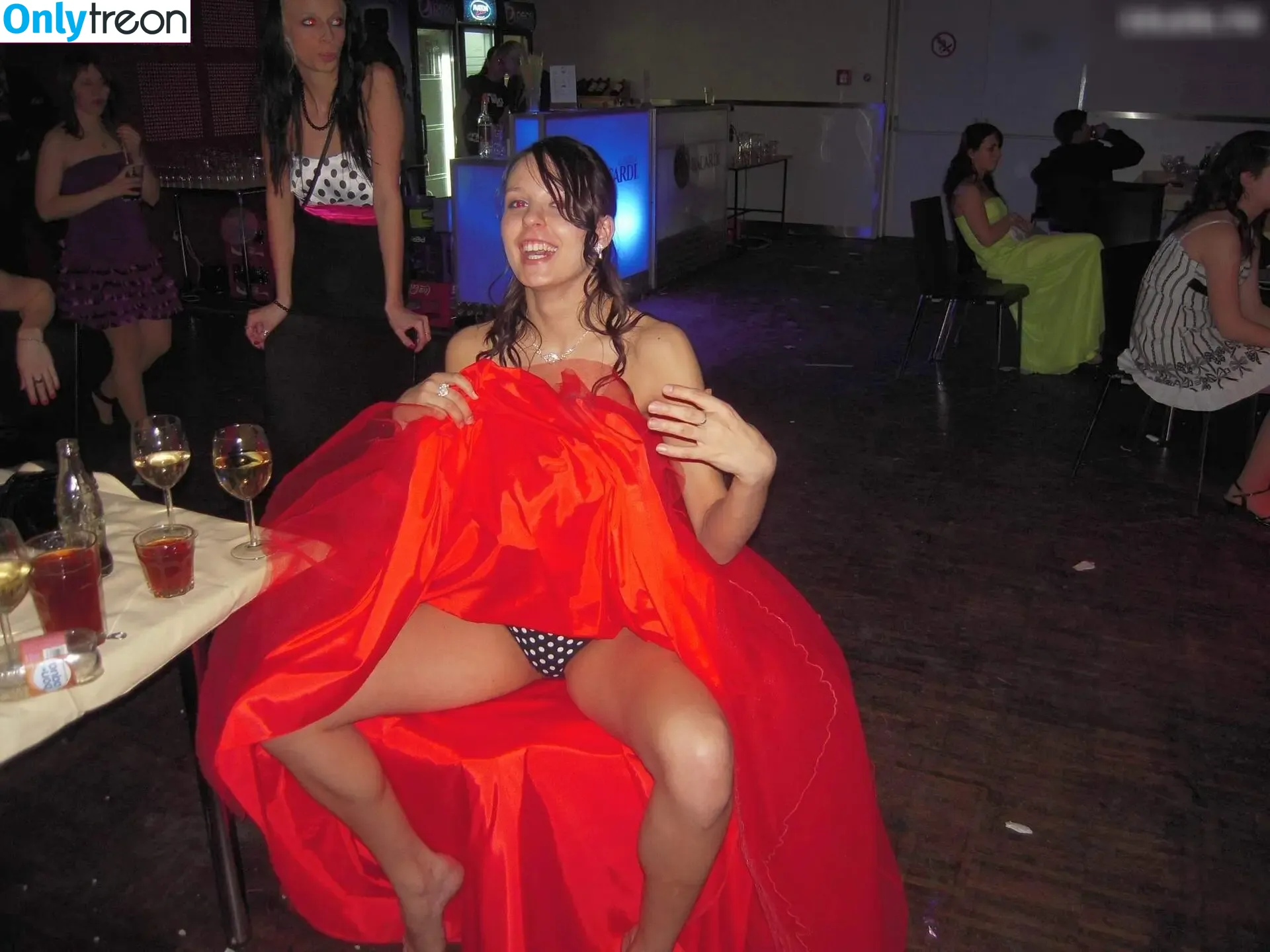 Upskirt - Candids голая photo #0163 (Upskirt - Candids)