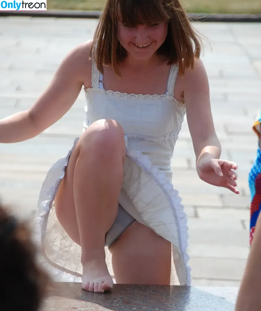 Upskirt - Candids голая photo #0165 (Upskirt - Candids)