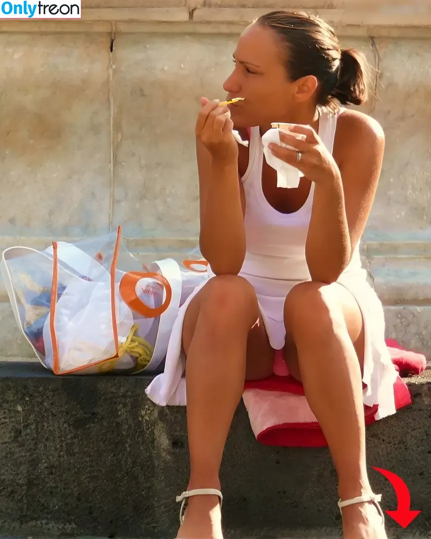 Upskirt - Candids nude photo #0178 (Upskirt - Candids)