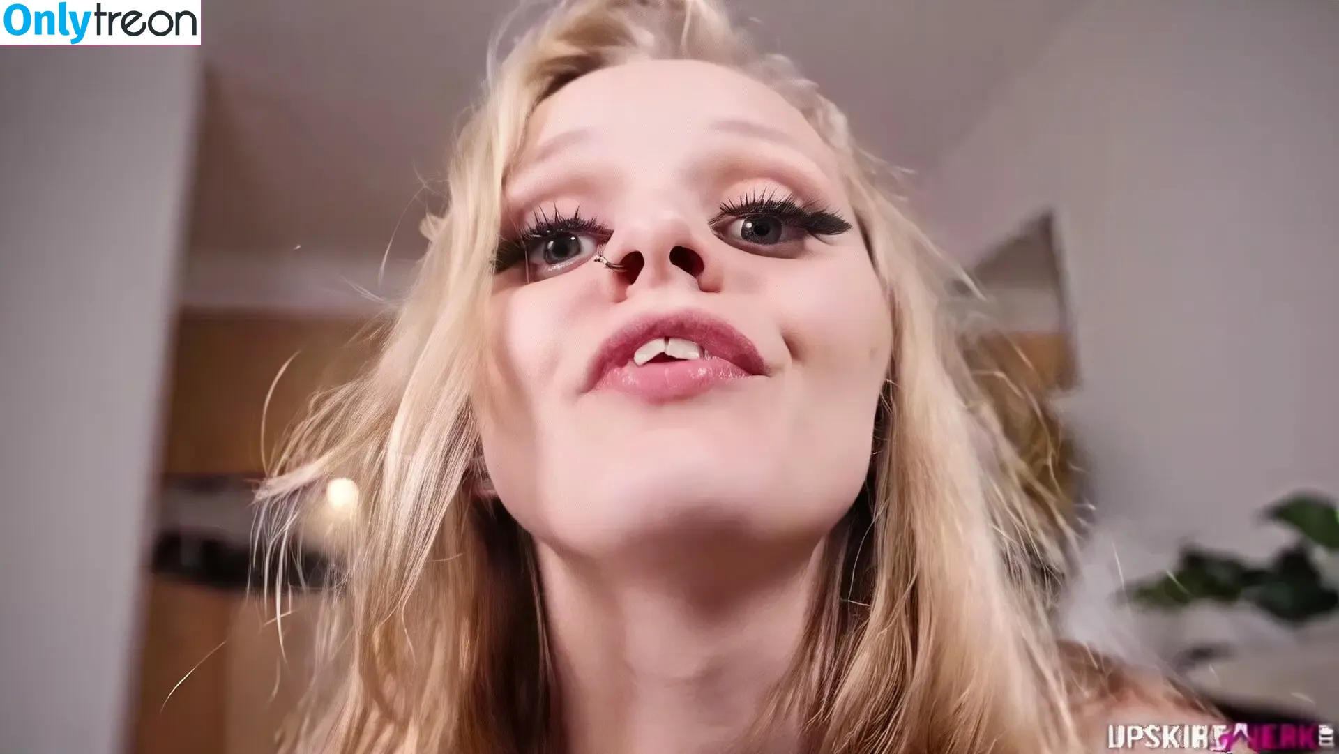 Upskirtjerk nude photo #0060 (Upskirtjerk)