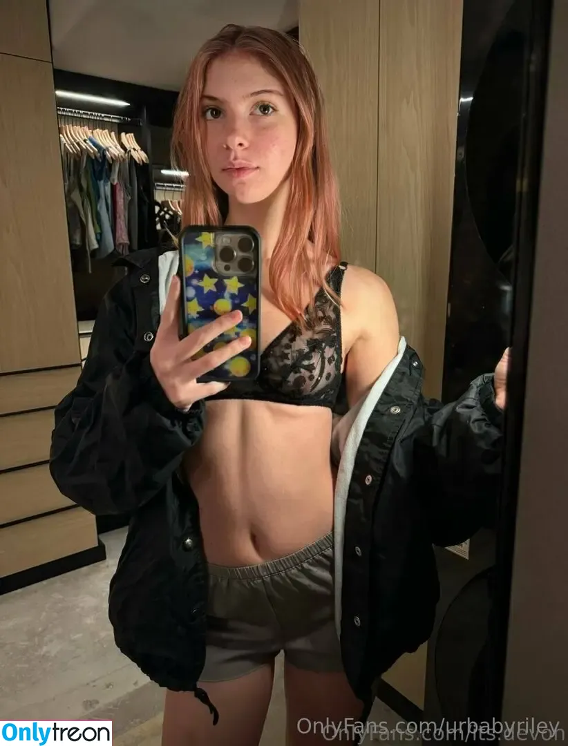urbabyriley nude photo #0064 (babyrileey)