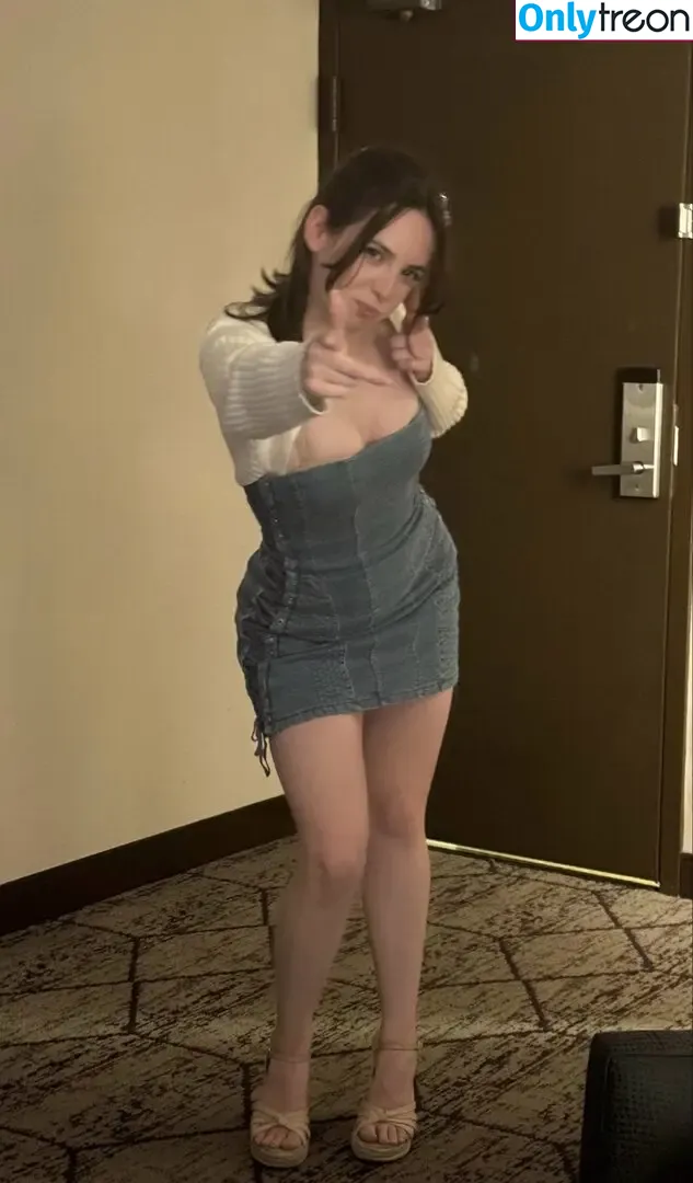 Ursiiday nude photo #0023 (Ursiiday)