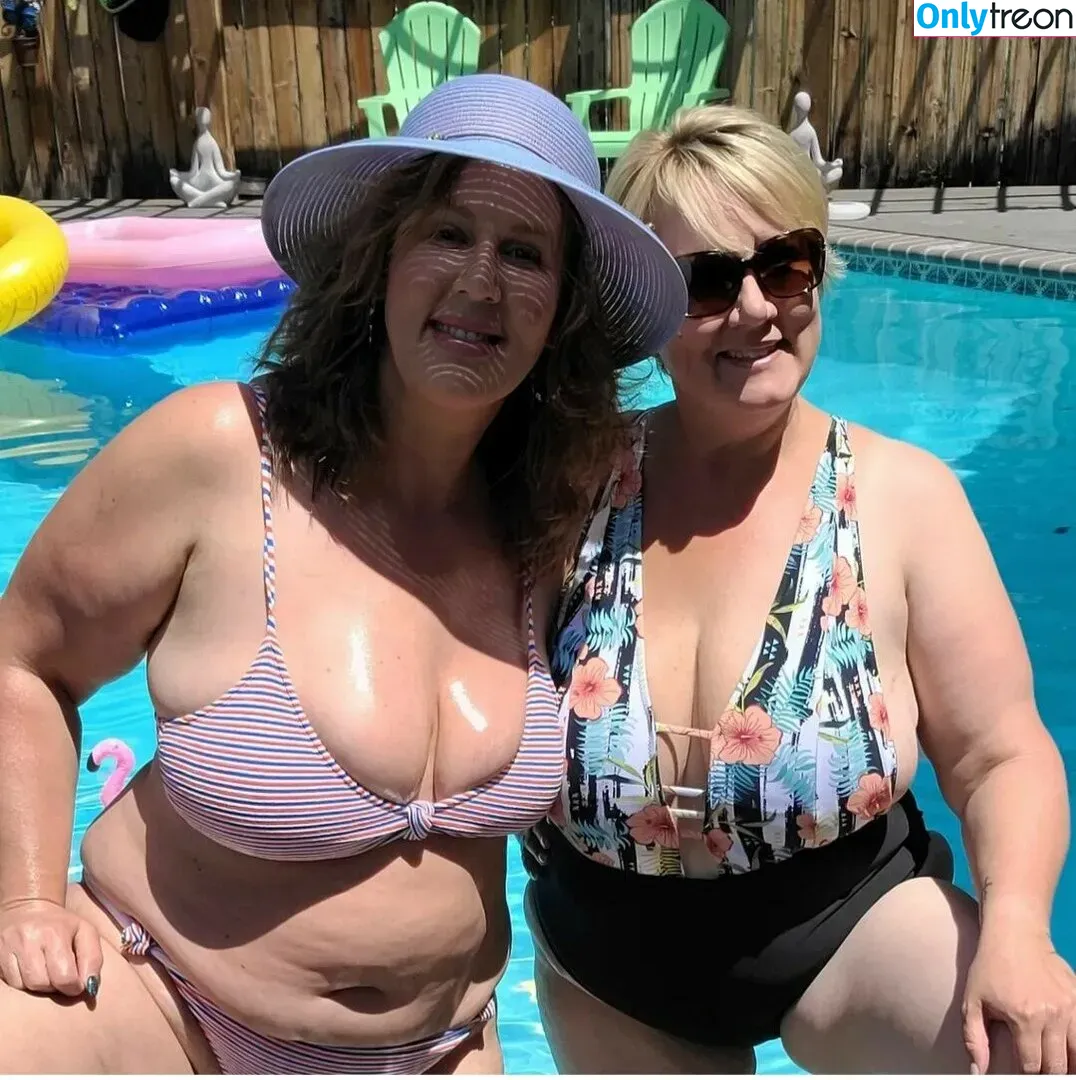 Ursula nude photo #0036 (fantasymilfursula / ursula_brooklyn / ursulasworld / ursulatv)