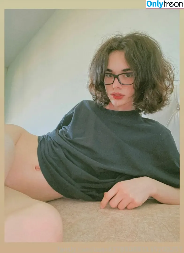 user427880893135200257 nude photo #0028 (user427880893135200257)