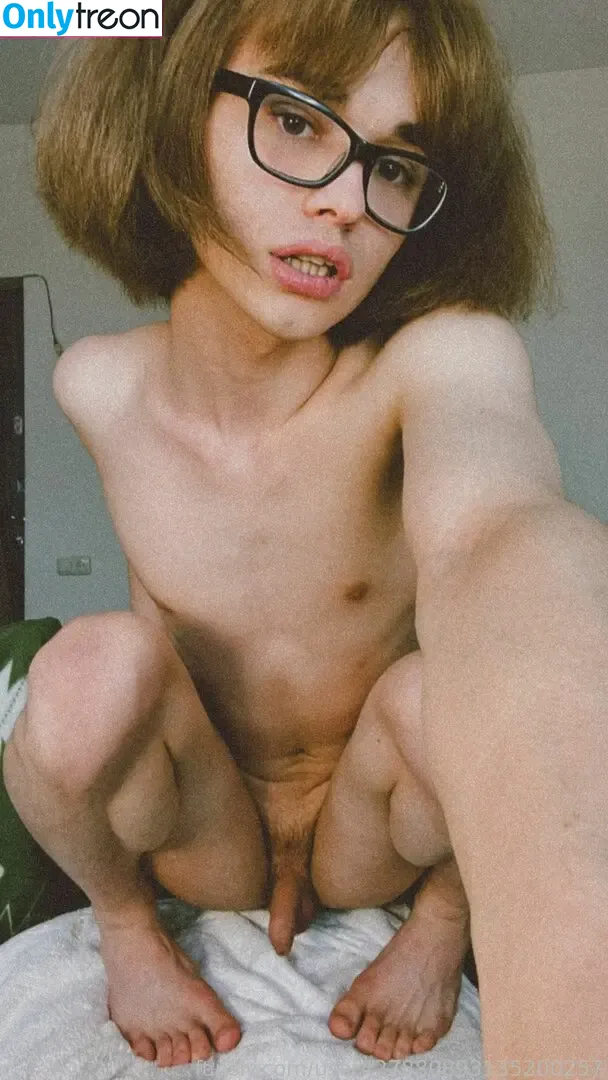 user427880893135200257 nude photo #0048 (user427880893135200257)