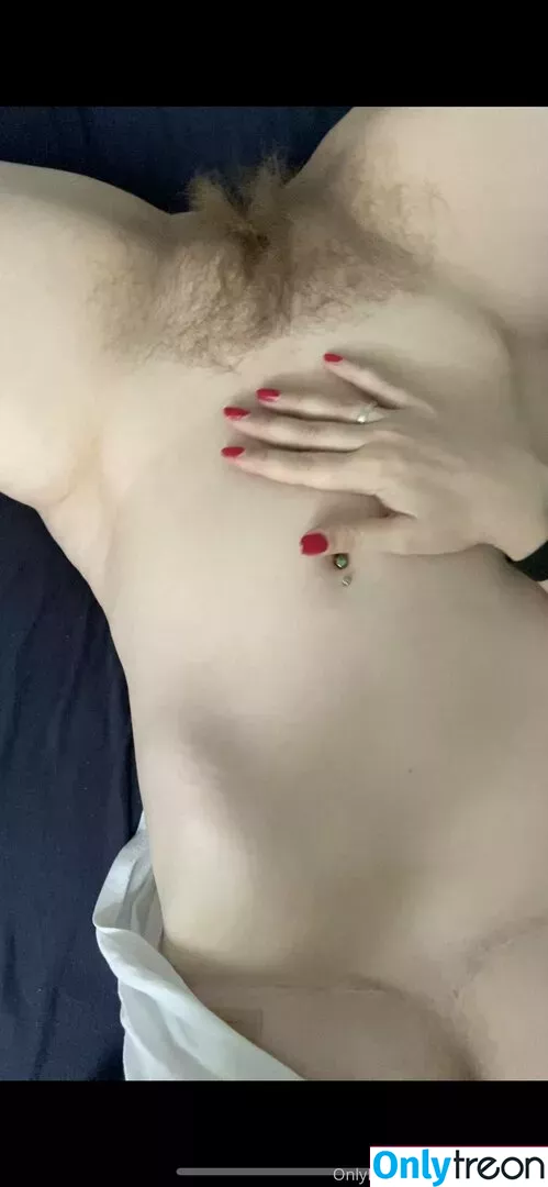 uskyldigesara nude photo #0038 (__u_s_e_l_e_s_s__)