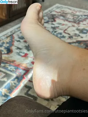 utoepiantootsies / noelstravelingtootsies nude photo #0002