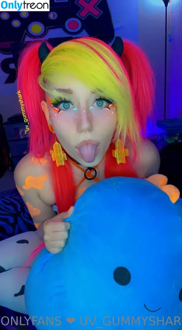 uv_gummyshark nude photo #0019 (uv_gummyshark)