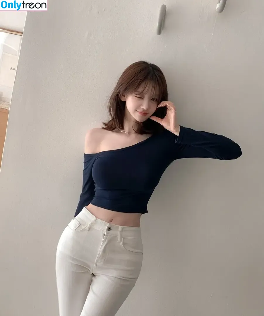 Uzaa nude photo #0108 (____uzaa)