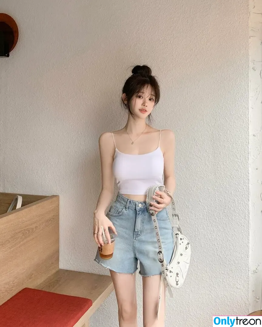 Uzaa nude photo #0114 (____uzaa)