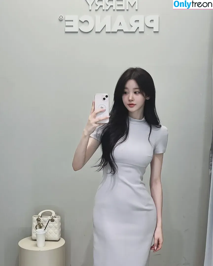Uzaa nude photo #0118 (____uzaa)