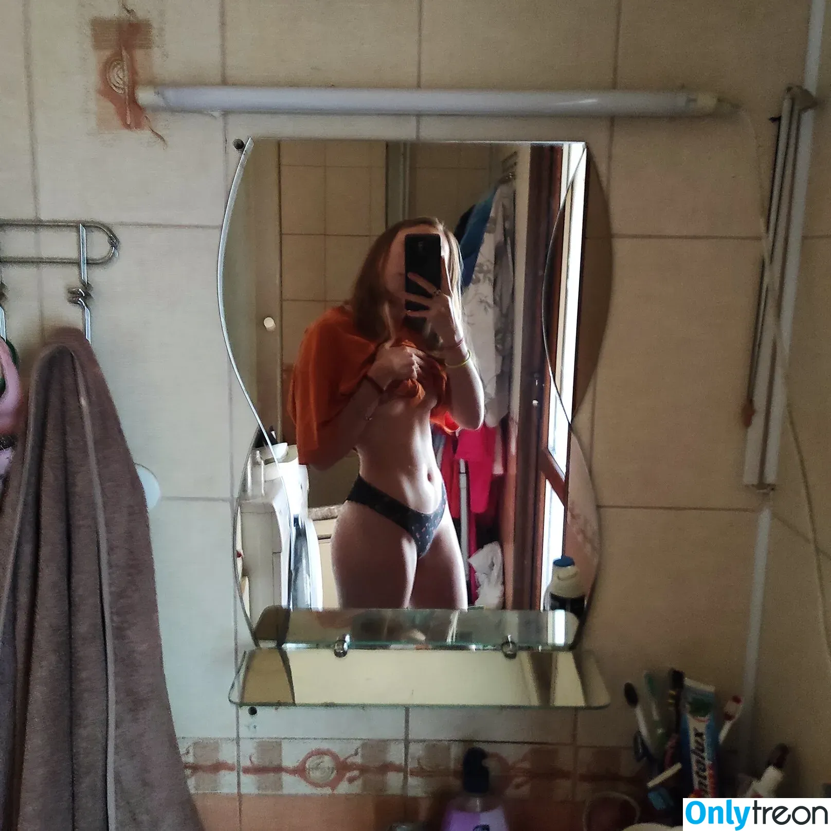 V.ixxi nude photo #0010 (v_nixxi / vixxi)