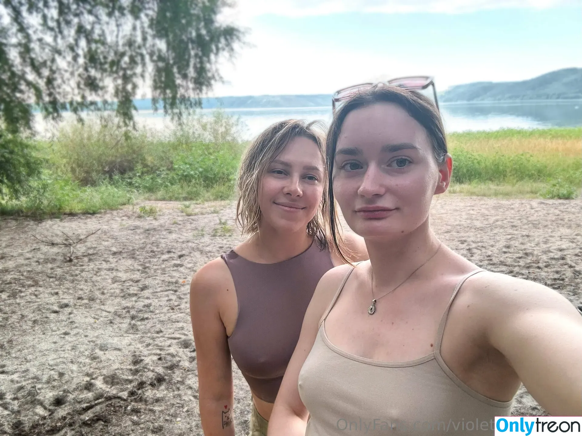 v1ol3ta голая photo #0006 (v1ol3ta)
