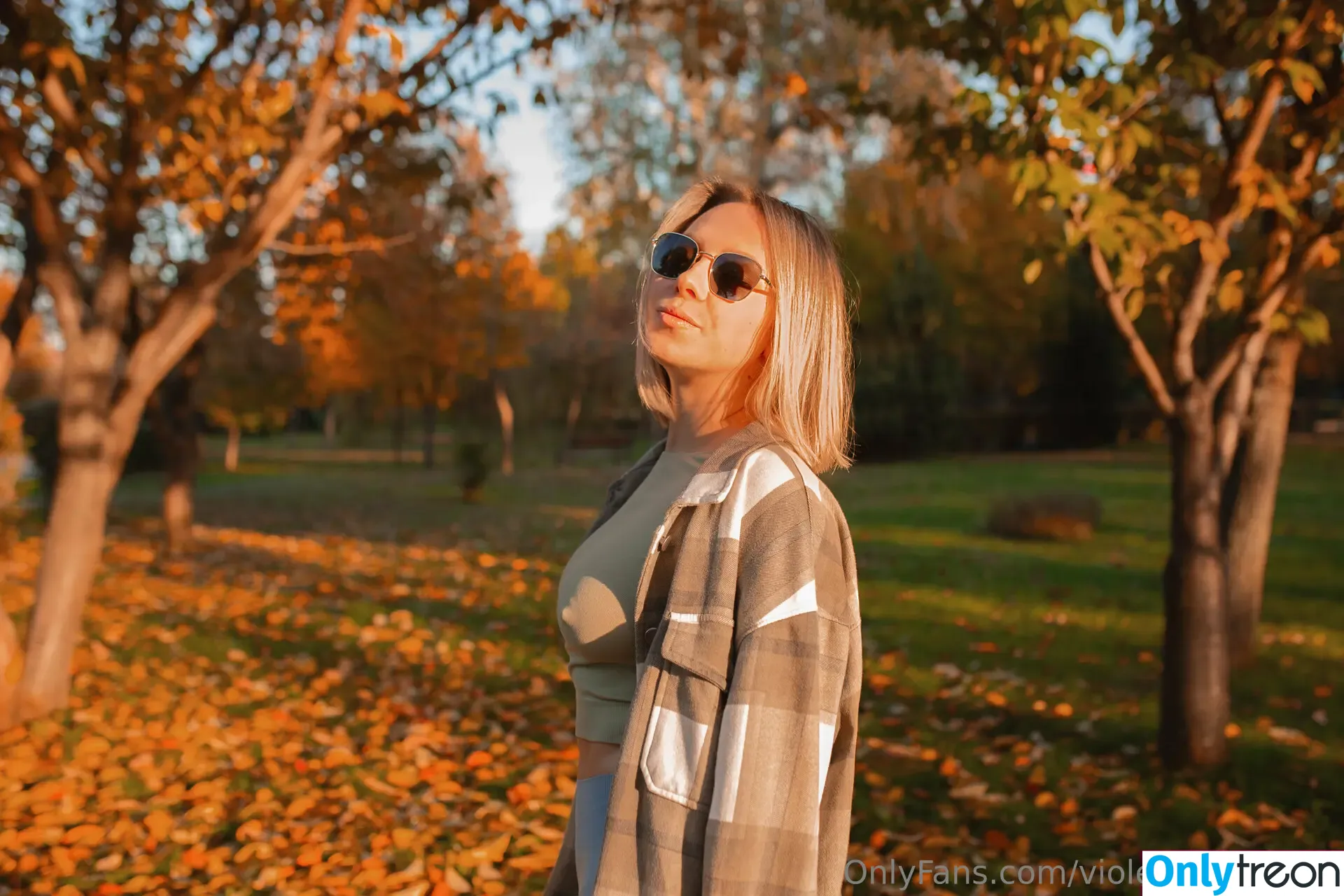 v1ol3ta nude photo #0031 (v1ol3ta)