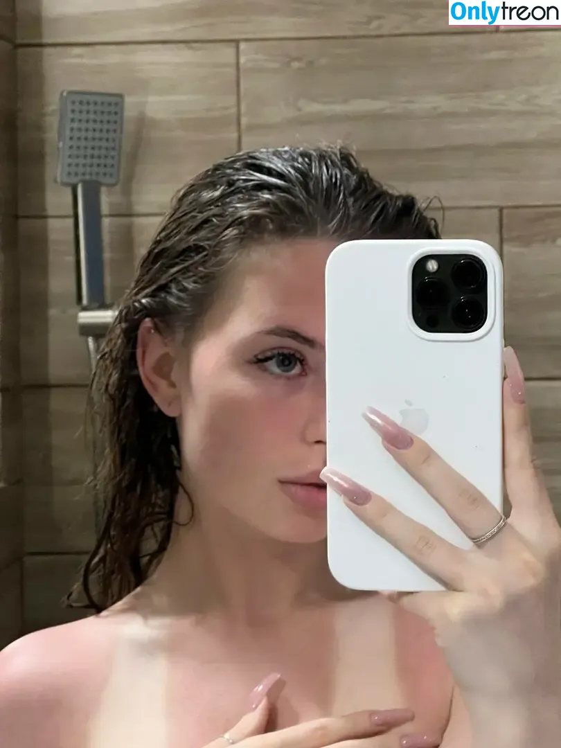 vafom nude photo #0001 (yourhotm.f)