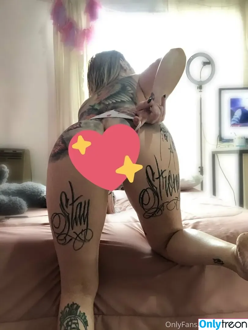 vainifree nude photo #0005 (emoniwinfree)