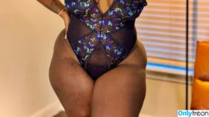 Valbabyyy3 / thicc booty chick / valbabyyy03 фото голая #0004