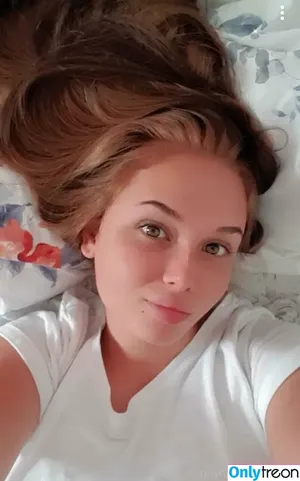 vale00ria / valearryia nude photo #0019