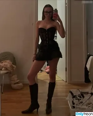 Valentina Vapaux / valentinavapaux фото голая #0068