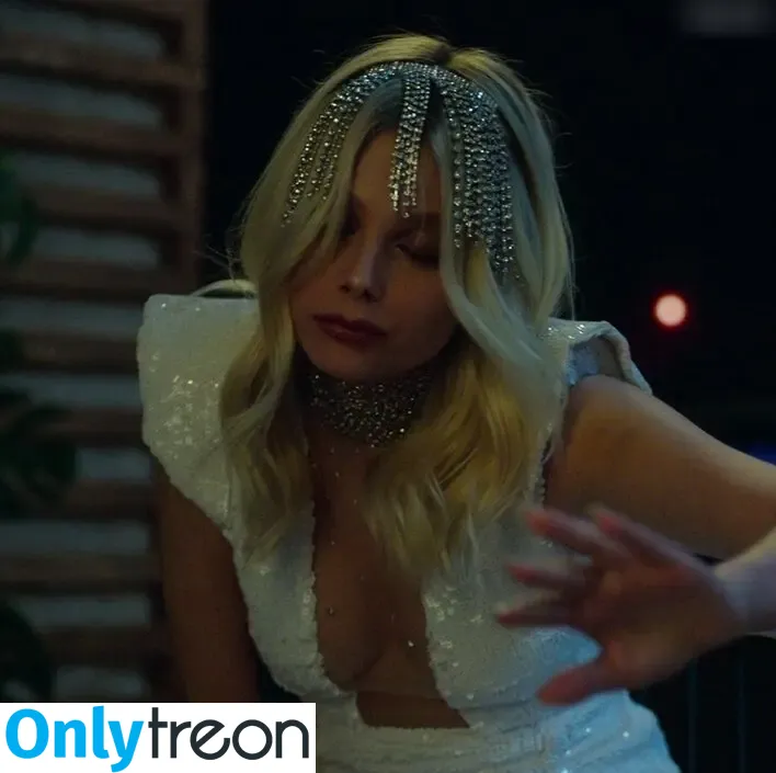 Valentina Zenere nude photo #0011 (saint.valentina / valentinazenere)