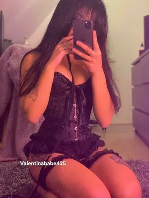 Valentinababe425 nude photo #0002