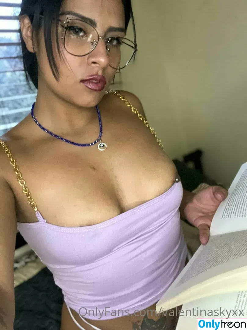 valentinaskyxx nude photo #0072 (valentinaxxks)