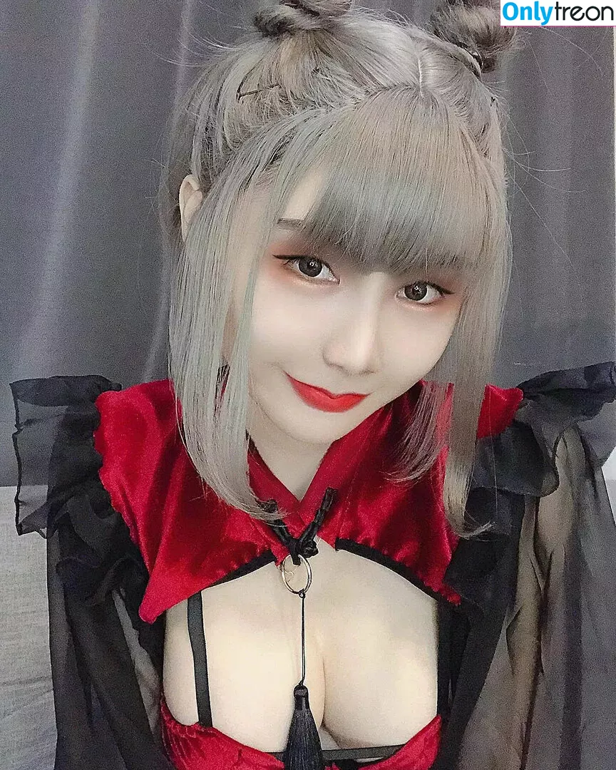 valentine8_official nude photo #0030 (valentinee8)
