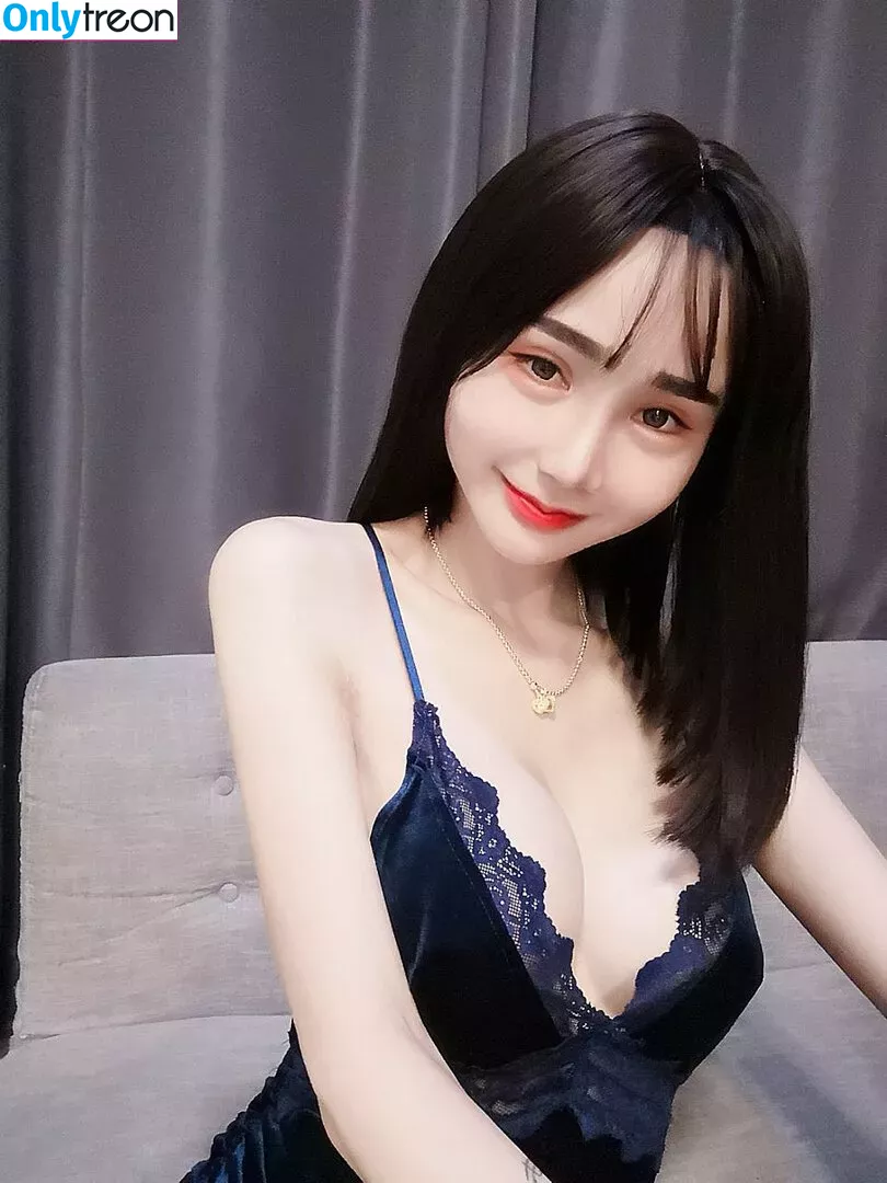 valentine8_official nude photo #0034 (valentinee8)