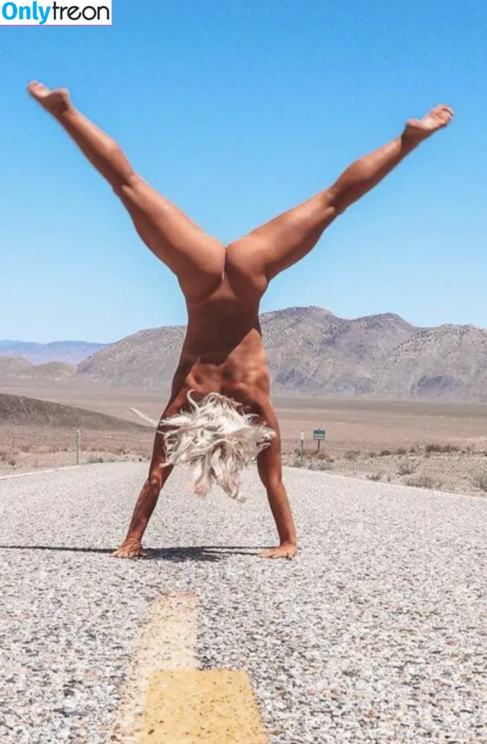 Valeria Guznenkova nude photo #0045 (guznenkova)