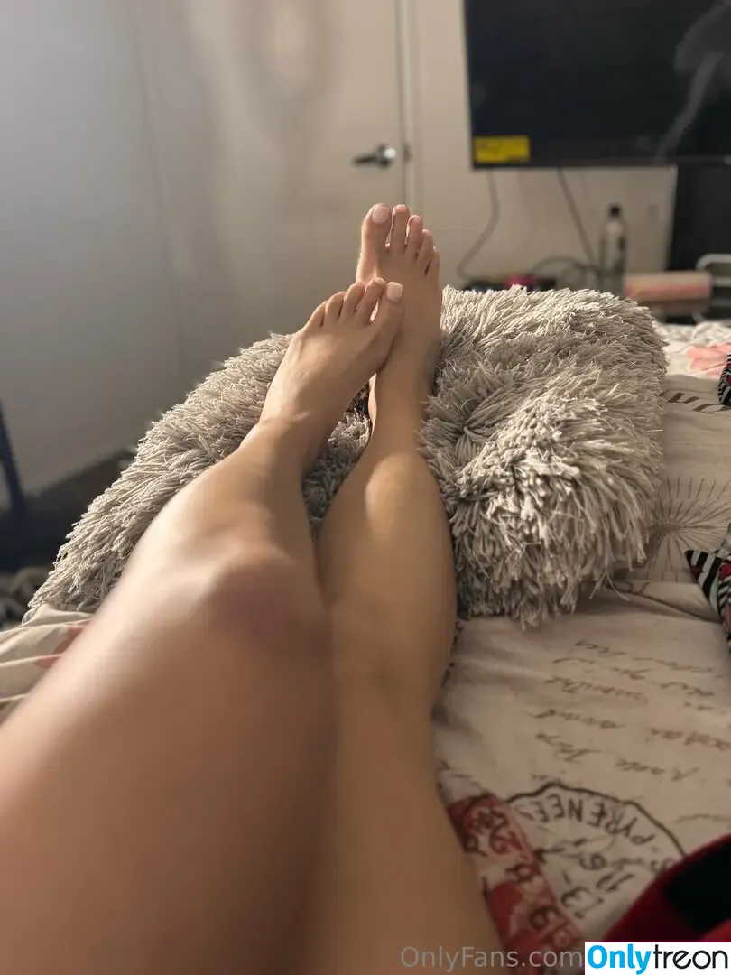 Valeria Villarreal nude photo #0020 (valesv122 / vvillarreal333)
