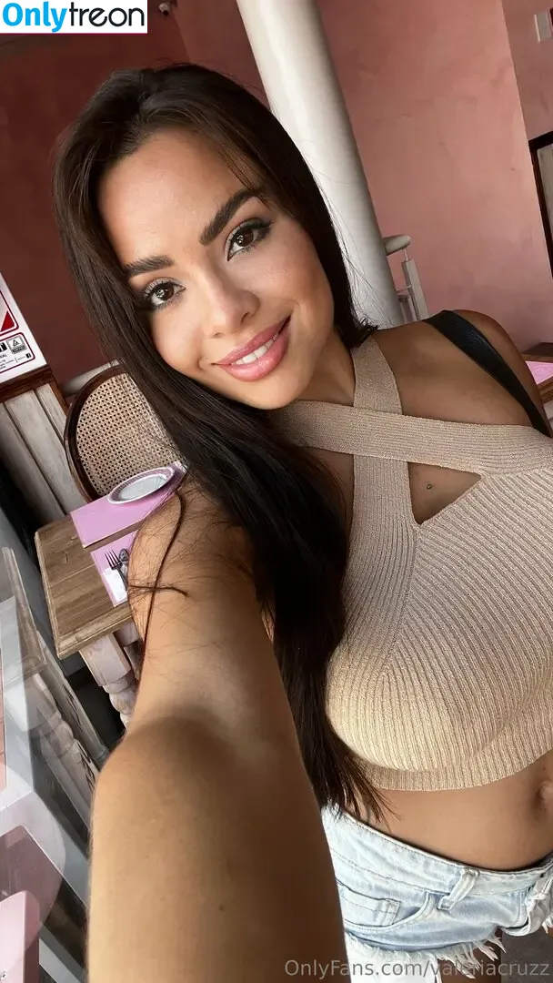 valeriacruzz голая photo #0102 (valecruzr)