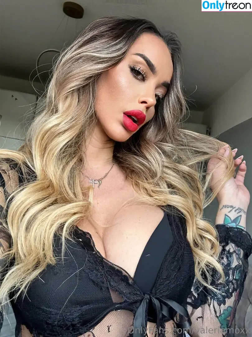 valeriamoxx nude photo #0002 (valeria.moxx)