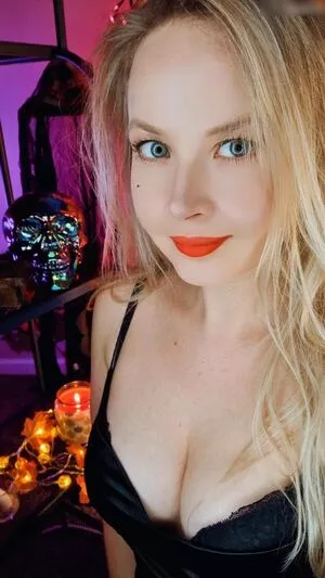 Valeriya ASMR / valeriyaASMR nude photo #0173