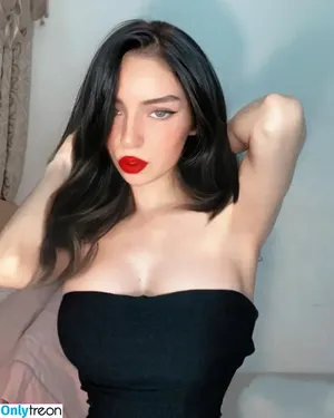 Valerya Salinas / Valessj / valackermannn / valesalinassj nude photo #0087