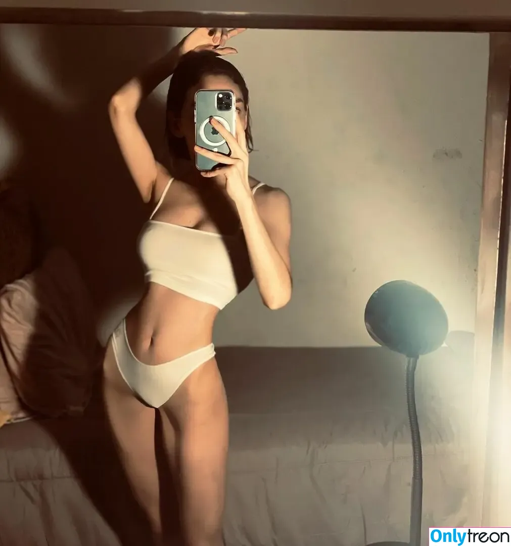 Valerya Salinas nude photo #0093 (Valessj / valackermannn / valesalinassj)