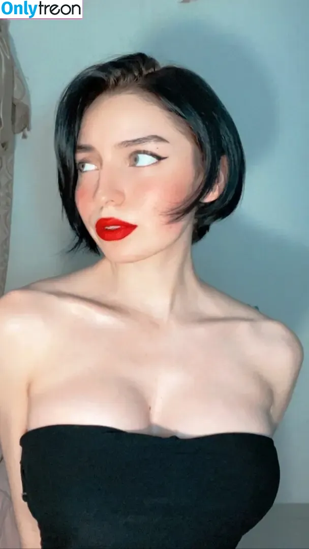 Valerya Salinas nude photo #0112 (Valessj / valackermannn / valesalinassj)