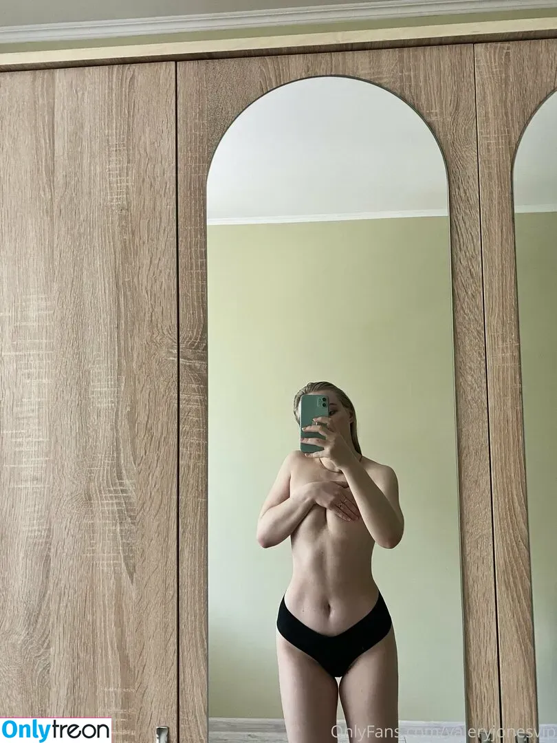 valeryjonesvip nude photo #0042 (valeryjones_)