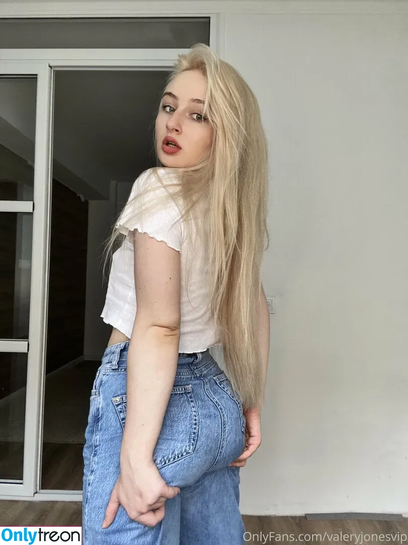 valeryjonesvip nude photo #0066 (valeryjones_)