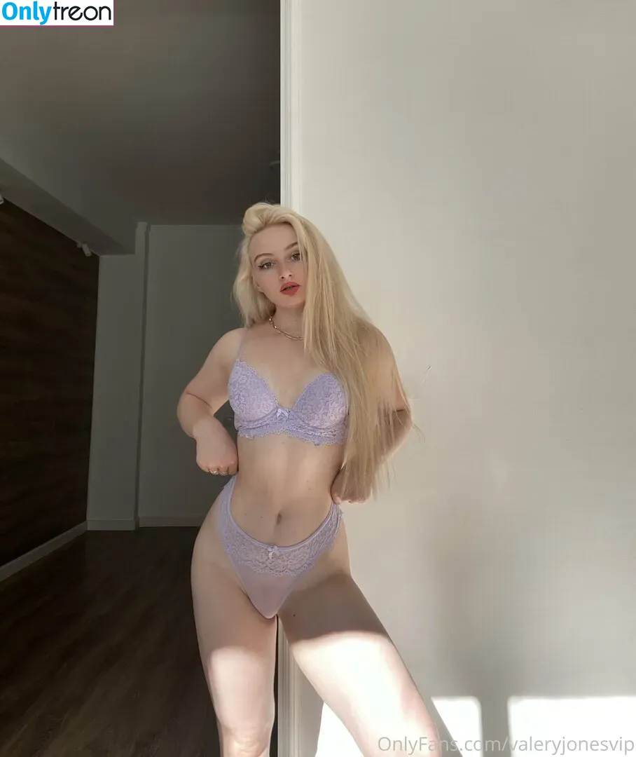 valeryjonesvip nude photo #0078 (valeryjones_)
