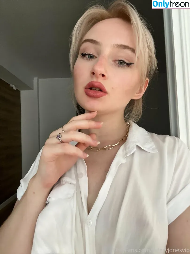 valeryjonesvip nude photo #0084 (valeryjones_)