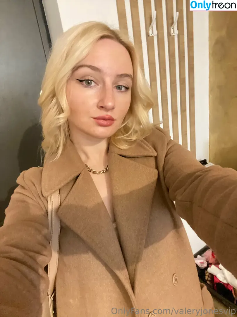 valeryjonesvip голая photo #0573 (valeryjones_)
