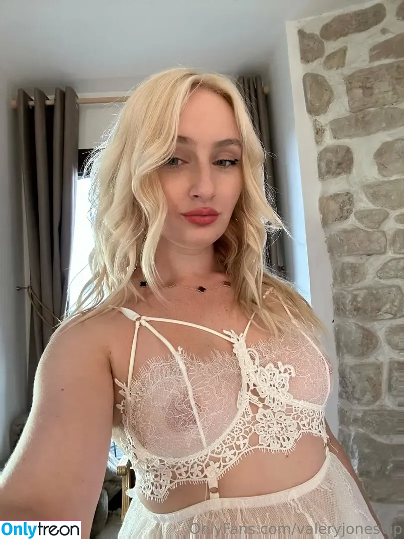valeryjonesvip nude photo #0574 (valeryjones_)