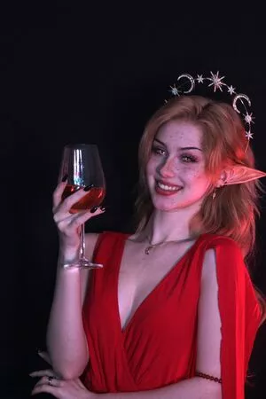 ValiantF0x / VixenValiant / user фото голая #0112