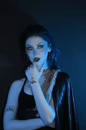 ValiantF0x / VixenValiant / user фото голая #0216