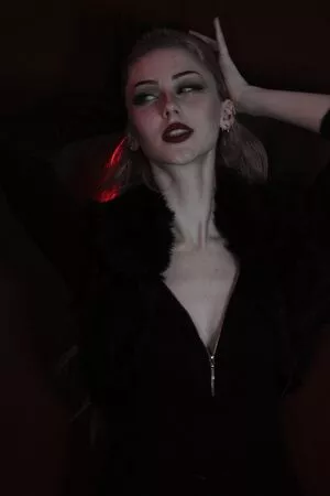 ValiantF0x / VixenValiant / user фото голая #0220