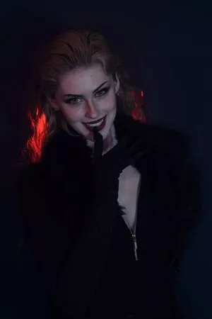 ValiantF0x / VixenValiant / user фото голая #0221