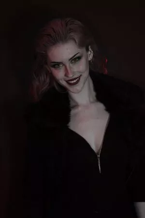 ValiantF0x / VixenValiant / user фото голая #0223