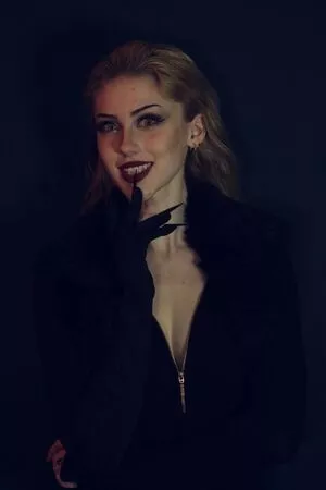 ValiantF0x / VixenValiant / user фото голая #0224