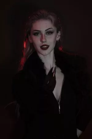 ValiantF0x / VixenValiant / user фото голая #0235